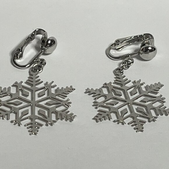 VTG AVON Silver-Tone Snowflake Dangle Clip-On Earrings Winter Christmas - Picture 2 of 10